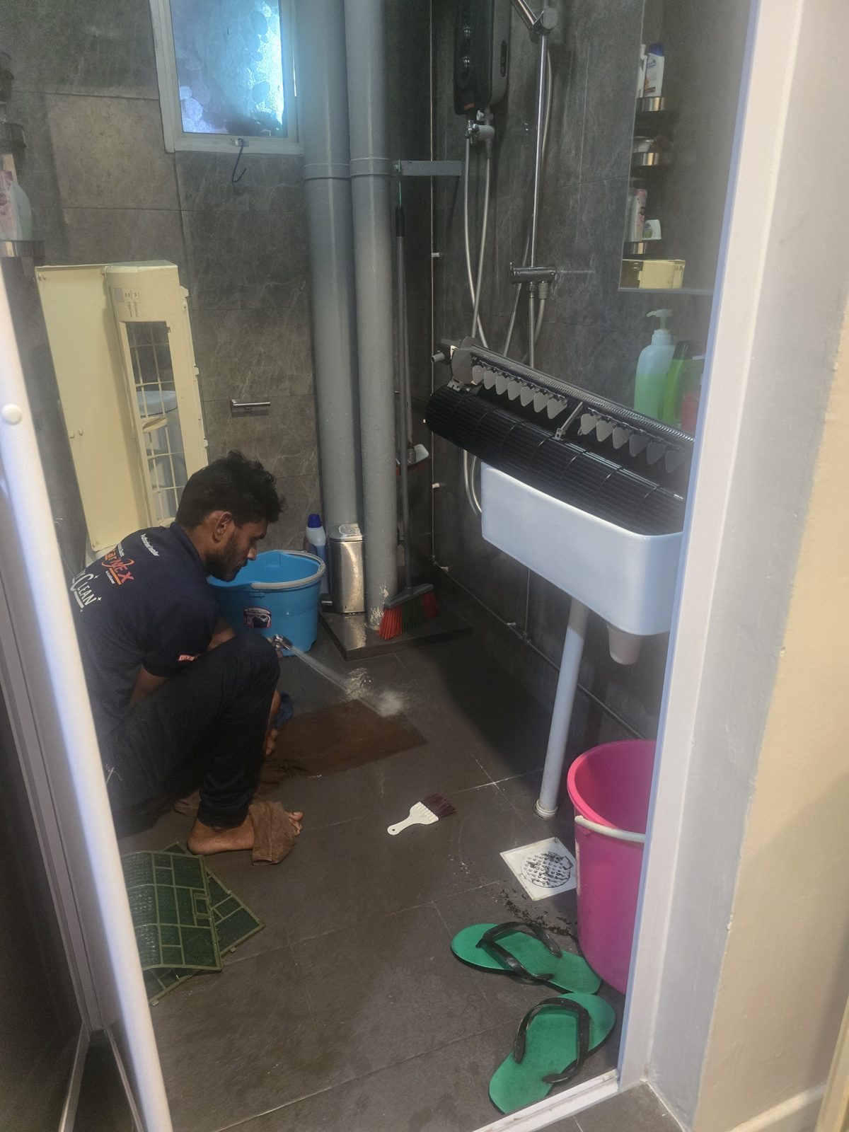 COOL ENERGY SERVICES SG on the job in Kallang